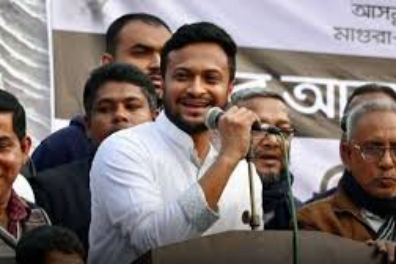Why Did Shakib Al Hasan slap a fan