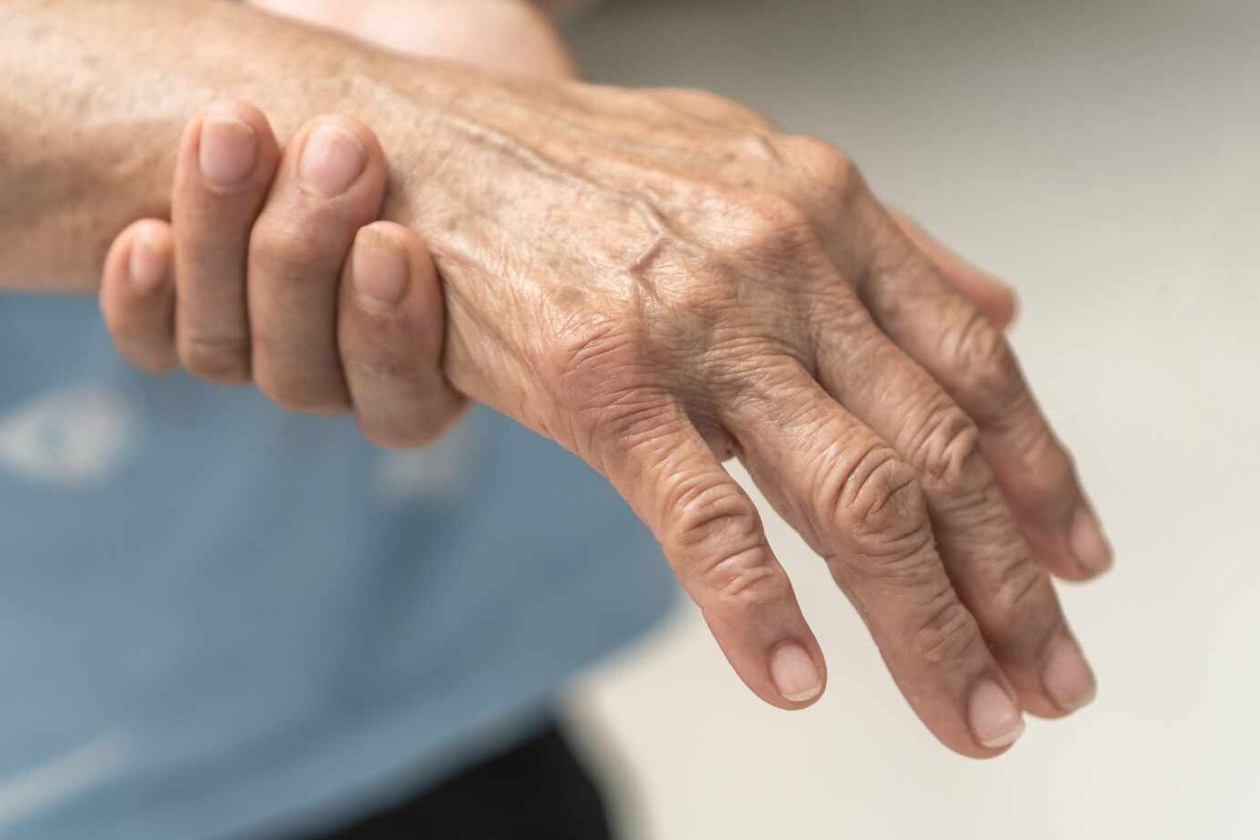 Recognizing Guillain Barre Syndrome Symptoms: Early Signs 3 Recognizing Guillain Barre Syndrome Symptoms: Early Signs