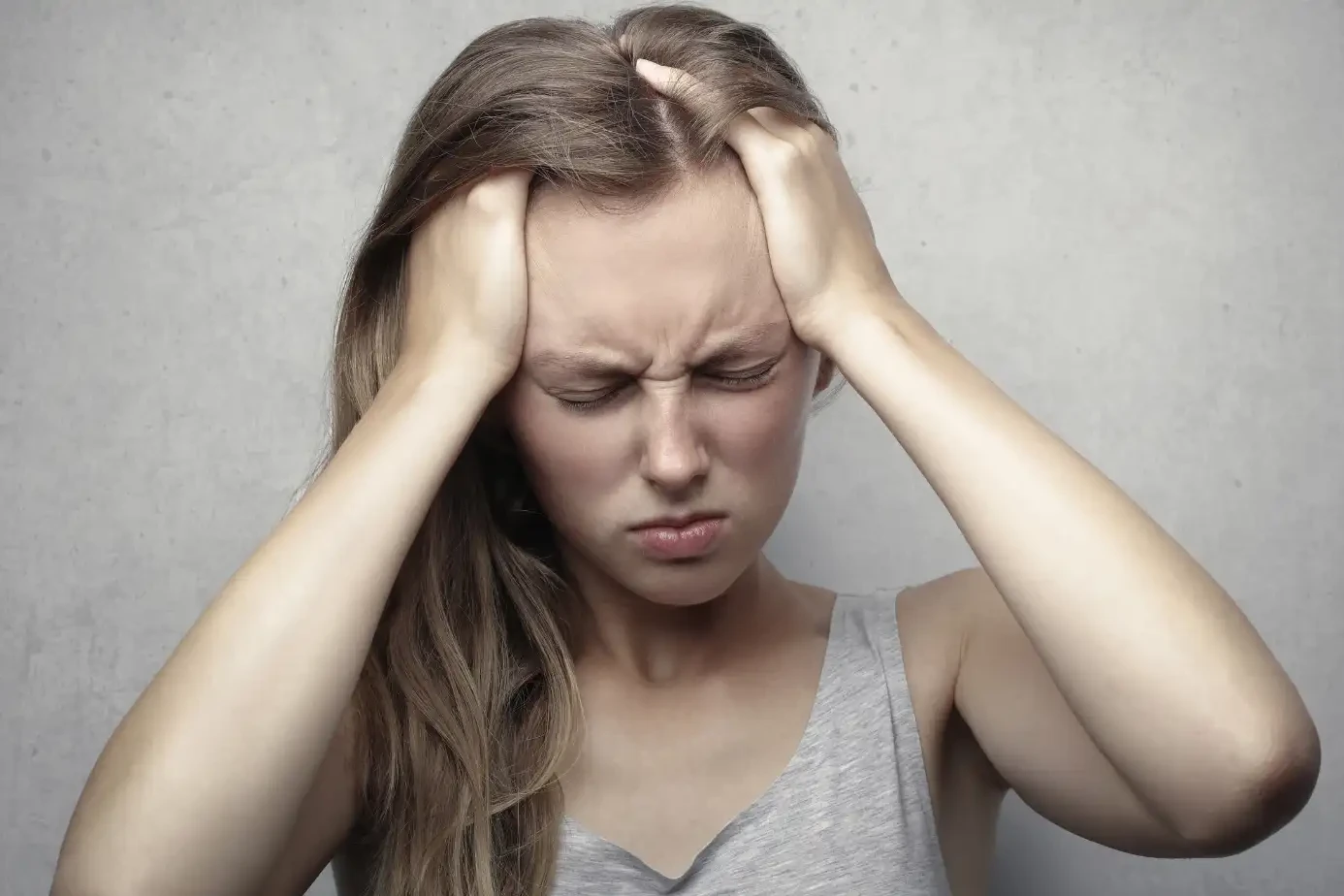 What causes migraine in females? 3 what causes migraines in females